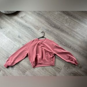 Lulu lemon slightly cropped crew neck!